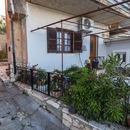 Magda's Apartment, Corfu * Karousádes